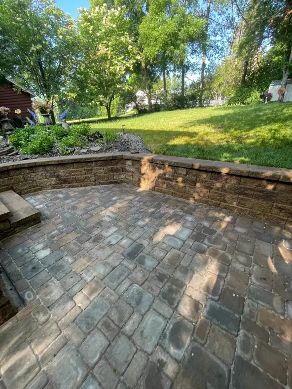 Retaining Walls & Boulder Walls 